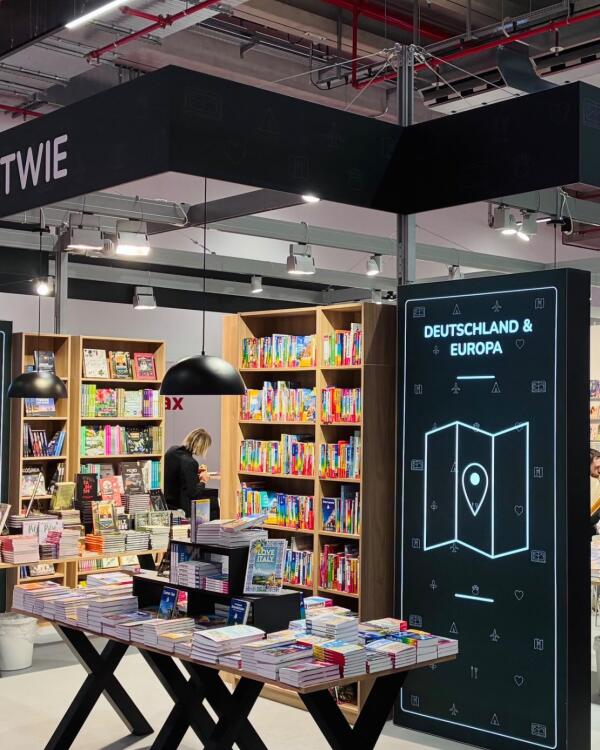 Fünf Tage lang ist Frankfurt die Hauptstadt der Bücher und Geschichten – und wir sind mittendrin! 😊 

Aussteller aus all...
